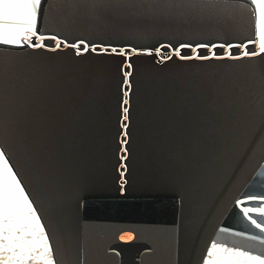 Premier Britton - image 2